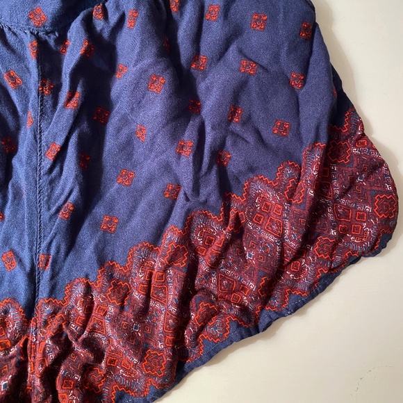 Patterned Shorts - Picture 2 of 3